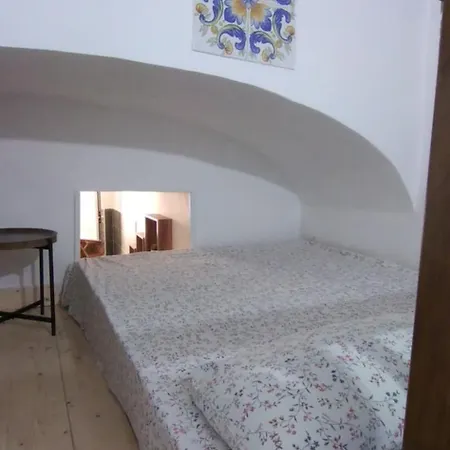 Metro Montesanto 那不勒斯