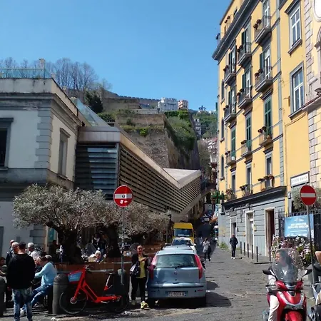 Metro Montesanto 度假居 *