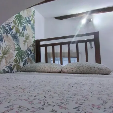 Metro Montesanto بيت للعطل